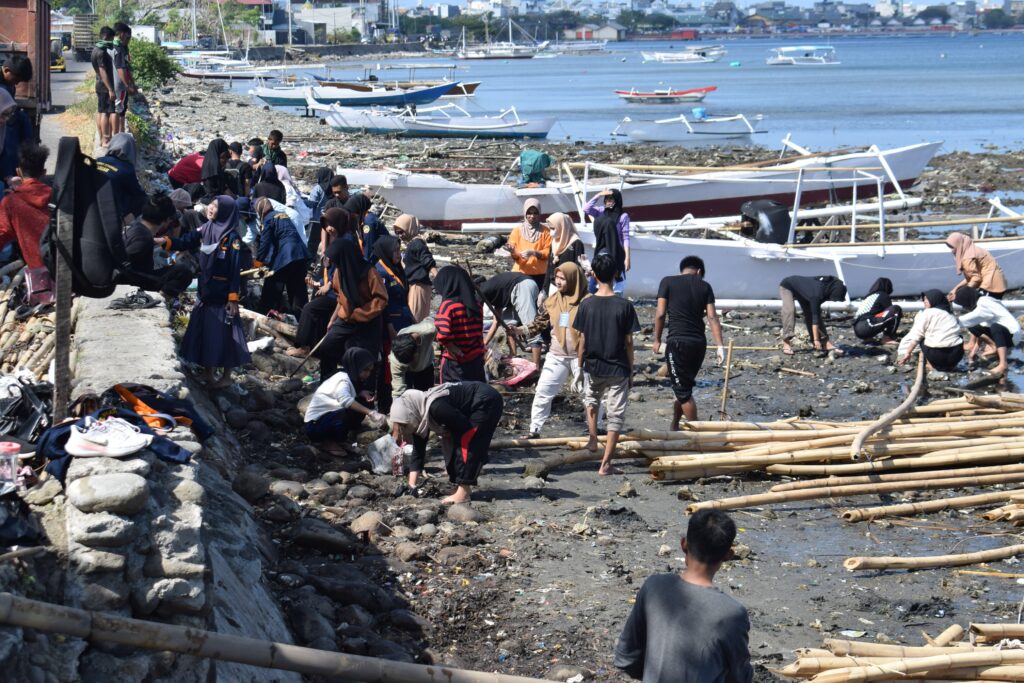 Relawan Wcd Soroti Kebersihan Pantai Anjungan Lurah Soreang Sebut Ada Sampah Kiriman