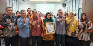 BPJS Kesehatan Beri Penghargaan ke Taufan Pawe, Berhasil Antarkan RSUD Andi Makkasau Peringkat I Program JKN 2023