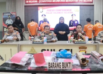 Polda Sulsel gelar jumpa pers kasus pembantaian sadis di Gowa (Foto: viva.co.id)