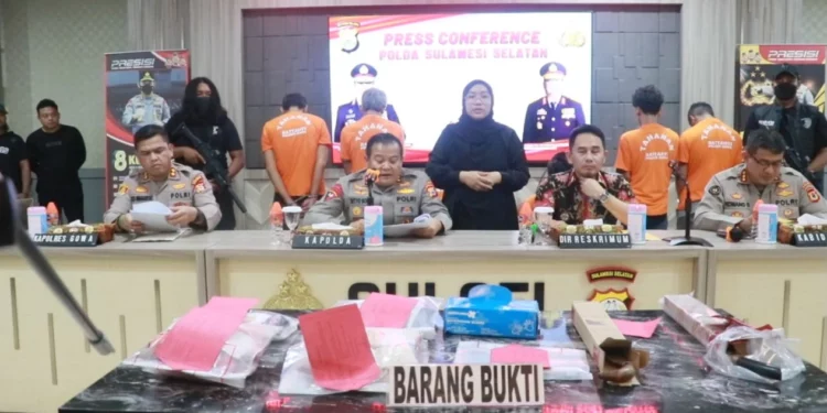 Polda Sulsel gelar jumpa pers kasus pembantaian sadis di Gowa (Foto: viva.co.id)