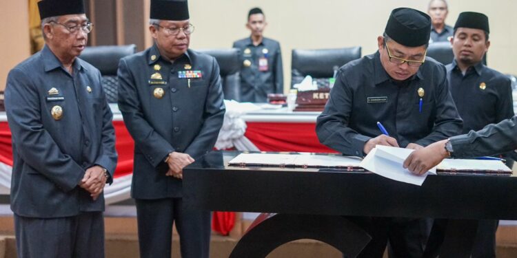 DPRD Parepare dan Pemerintah Kota (Pemkot) Parepare menyetujui Ranperda Tentang Pajak Daerah dan Retribusi Daerah Kota Parepare.