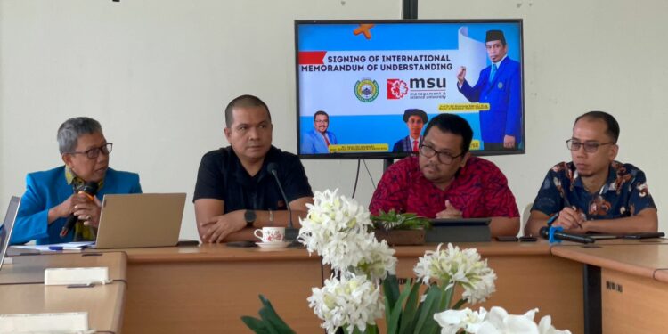 Petinggi MSU Malaysia dan UIM duduk bersama membahas kerja sama untuk mewujudkan misi kemilau 9. (Sumber Foto: Wachyudi Muchsin)