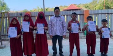 Lulus Ujian Hafal Juz 30 Sekali Duduk, Kepsek SDIT Ahmad Dahlan Beri Penghargaan 6 Siswanya