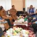 Penjabat Gubernur Sulsel, Bahtiar Baharuddin, mengundang Himpunan Nelayan Seluruh Indonesia (HNSI) Provinsi Sulsel, ke Kantor Gubernur, Selasa (17/10/2023)