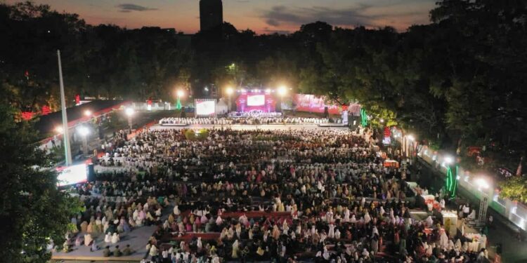 Kegiatan Hari Jadi Sulsel Ke-354 tahun 2023, Penjabat Gubernur Sulsel menggelar Tasyakuran bersama 3.540 Anak-anak yatim piatu, di Halaman Rumah Jabatan Gubernur, Jalan Jenderal Sudirman, Kamis (19/10/2023)