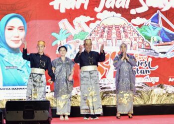 Perayaan HUT Sulsel Ke 354, Pj Ketua TP PKK Sulsel Buka Gelaran Fashion Show