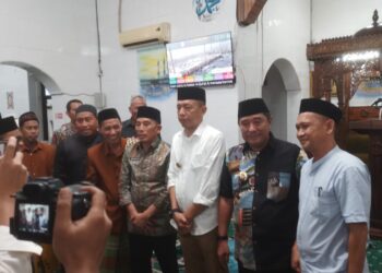 Pj Gubernur Bahtiar Baharuddin bersua dengan Pj Wali Kota Parepare Akbar Ali di Parepare, Jumat, (3/11/2023). (Sumber Foto: Artikel News)