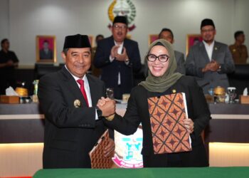 DPRD Sulsel telah menetapkan APBD Pokok Tahun Anggaran 2024, melalui Rapat Paripurna, Senin malam, (6/11/2023). (Sumber Foto: Humas Pemprov Sulsel)