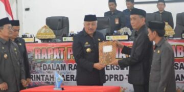 DPRD dan Pemkab Pinrang Sepakati RanPerda APBD 2024 jadi Perda 