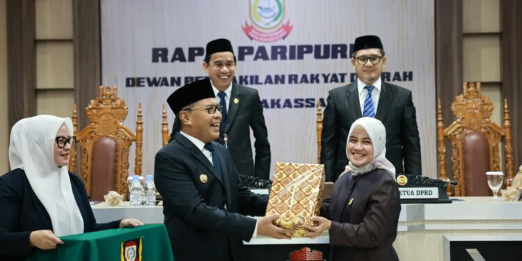 Wali Kota Makassar Moh Ramdhan Pomanto usai menyampaikan penjelasan terhadap Ranperda Tentang APBD Tahun Anggaran 2024 di Ruang Banggar DPRD Makassar, Ahad (26/11/2023)