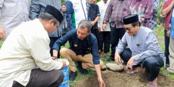 Hadiri Peletakan Batu Pertama Asrama PP Zubdatul Asrar NU, Dua Kepala Daerah Komitmenkan Ini