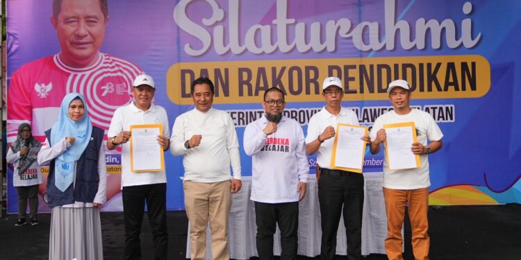 Penjabat Gubernur Sulsel, Bahtiar Baharuddin, membuka Rapat Koordinasi Bidang Pendidikan Tingkat Provinsi Sulawesi Selatan (Sulsel), di Taman Maccini Sombala, Sabtu (9/12/2023)