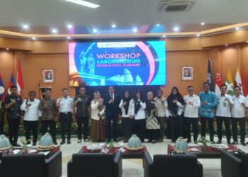 Workshop yang berlangsung di Puslatbang KMP LAN Makassar, Kamis (7/12/2023) ini dibuka resmi oleh Penjabat (Pj) Wali Kota Parepare, Akbar Ali secara virtual (daring)