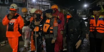 Hujan Guyur Parepare, Tim SAR Evakuasi Warga Terdampak Banjir