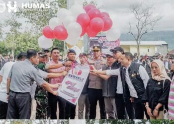 Apel Siaga Pengawasan Pemilu yang dilaksanakan Bawaslu Parepare, di Lapangan Upacara Binalipu, Parepare, Sabtu (10/2/2024). (Foto: Artikel News)