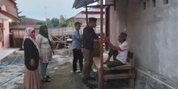 Akbar Ali Berbagi Kebahagiaan dengan Lansia Parepare