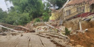 Empat Rumah hingga Gedung Sekolah Rusak Akibat Tanah Bergerak
