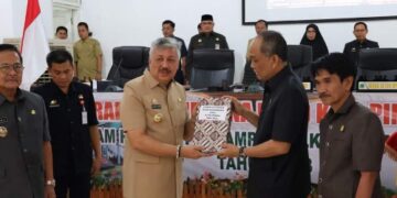 Sampaikan LPJ 2023 di Paripurna DPRD, Bupati Pinrang Apresiasi Kesadaran Masyarakat