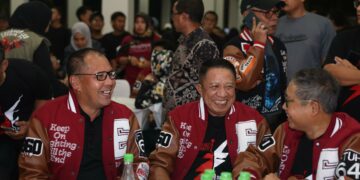 Danny Pomanto yang juga Ketua IKA Unhas Sulsel saat menghadiri Halal Bihalal IKATEK Unhas 2024 di Fakultas Teknik Unhas, Kabupaten Gowa, Ahad (14/4/2024) malam