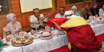 Bahtiar Baharuddin Resmi Sandang Gelar Adat Daeng Mappuji