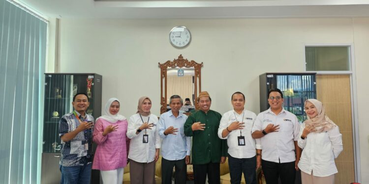 Pimpinan dan manajemen Bank Muamalat bertemu dengan Rektor IAIN Parepare, Jumat, (19/5/2024). (Foto: Humas IAIN Parepare)