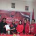 Pengambilan formulir Indira Jusuf Ismail diwakili LO-nya Irwansyah Syarifuddin yang diterima langsung oleh ketua DPC PDIP Makassar Andi Suhada Sappaile dan Kepala BP Pemilu PDIP Makassar, Raisul Jaiz