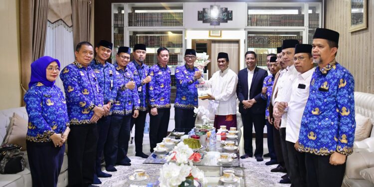 Penjabat Gubernur Sulawesi Selatan, Prof. Zudan Arif Fakrulloh, melakukan kunjungan silaturahmi ke pengurus wilayah Nahdlatul Ulama (PWNU) Sulawesi Selatan, Senin, (20/5/2024). (Foto: Humas Pemprov Sulsel)