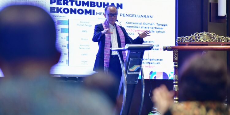 Penjabat Gubernur Sulawesi Selatan, Prof Zudan Arif Fakrulloh, menghadiri Sosialisasi Pelaksanaan Terkait Proyek Strategis Nasional (PSN), di Hotel The Rinra Makassar, Rabu, (22/5/2024). (Foto: Humas Pemprov Sulsel)