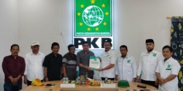 Niat Maju di Pilkada , Wakil Ketua DPRD Pinrang Ambil Formulir di PKB