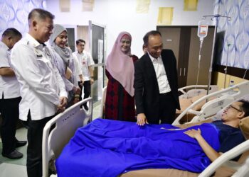 Prof Zudan Sambangi Pasien RSKD Dadi