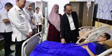 Prof Zudan Sambangi Pasien RSKD Dadi
