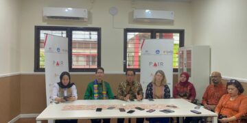 Prof. Dr. Ir. Jamaluddin Jompa, M. Sc memimpin Konferensi Pers Peluncuran Program Partnership for Australian Indonesia Research (PAIR) Sulawesi 2024.  Acara itu berlangsung di AIC Lab Internasional Hub Ex Dekanat FT Unhas Lantai 2, Jalan Perintis Kemerdekaan No. 10, Kecamatan Tamalanrea, Kota Makassar, Rabu (6/6/2024). (Wahyudi/Pijarnews.com)