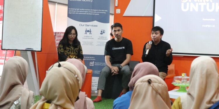 Andi Asy'hary J. Arsyad, S.I.Kom., M.I.Kom, Ketua Pelaksana Talkshow,  menyampaikan, talkshow tersebut merupakan bagian dari program Creative Match yang  mempersiapkan mahasiswa untuk Dunia Usaha dan Dunia Industri (DUDI)