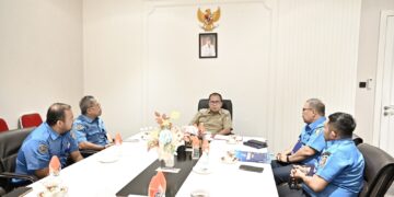 Direktur Utama Perumda Air Minum Kota Makassar, Beni Iskandar memimpin jajarannya pada hari Senin (10/6/2024)  di Ruang Rapat Balai Kota Makassar untuk menyampaikan ke Wali Kota Makassar  Danny Pomanto terkait persiapan kegiatan