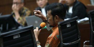 Terdakwa kasus pemerasan dan gratifikasi di Kementerian Pertanian Syahrul Yasin Limpo menjadi saksi untuk terdakwa lainnya Kasdi Subagyono dan Muhammad Hatta dalam sidang lanjutan di Pengadilan Tipikor, Jakarta, Senin (24/6/2024)