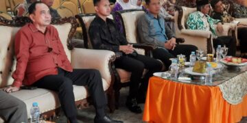 Suasana Dialog Cendekia yang digelar ICMI Orda Kota Parepare yang menghadirkan Prof Dr KH Nasaruddin Umar sebagai pembicara melalui zoom meeting, Sabtu (13/7/2024). (Foto: Ikbal/Pijarnews.com)