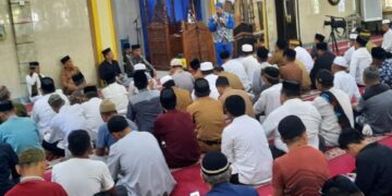 Foto: Pijarnews.com/Ikbal
Caption: Pemerintah Kota Parepare menggelar tabligh akbar yang digelar di Masjid Nurassamawati, Kelurahan Bukit Harapan, Kecamatan Bucikiki Barat, Parepare, Selasa (23/7/2024).