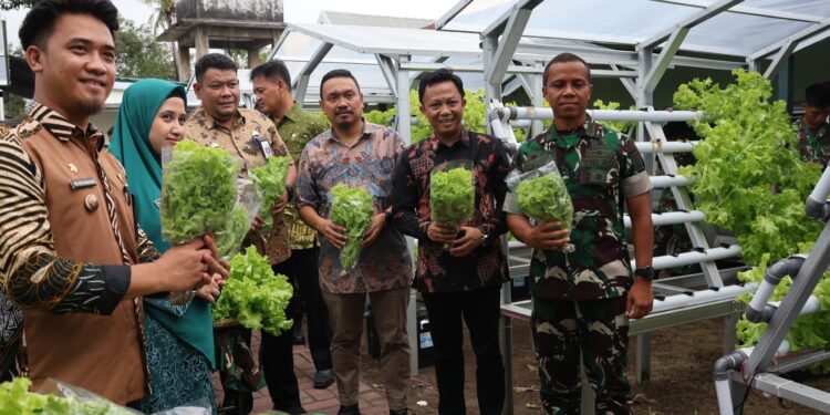 Dinas Ketahanan Pangan Kota Makassar terus berkomitmen mendukung kemandirian pangan Lorong Wisata melalui pengembangan Kelompok Wanita Tani (KWT)