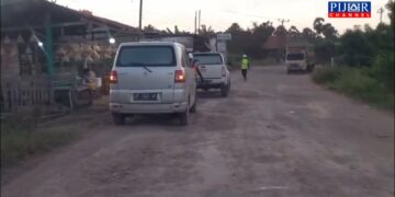 Video : Bakal Diaspal, Ini Momen Petugas Ukur Ruas Jalan Poros Sidrap Soppeng