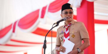 Pj Gubernur Sulsel Serahkan Penghargaan untuk Tokoh Pramuka