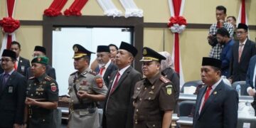 DPRD bersama Pemerintah Kota Parepare menyaksikan bersama pidato kenegaraan Presiden Republik Indonesia Joko di rapat paripurna tahunan menjelang HUT RI ke-79, melalui virtual, Jumat (16/8/2024). Foto: IG @HumasKotaParepare.