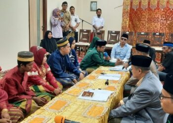 Foto: Ikbal/Pijarnews.com 
Caption: Pj Wali Kota Akbar Ali jadi saksi nikah massal yang digelar Pemkot Parepare dalam rangka HUT RI ke-79, Jumat (16/8/2024).