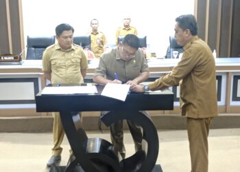 Politisi Partai Golkar Kaharuddin Kadir ditetapkan jadi ketua DPRD Kota Parepare melalui rapat paripurna, Senin (30/9/2024). Foto: Istimewa.