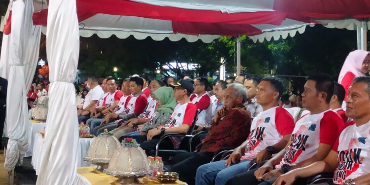 Tamu undangan di acara launching pengawasan partisipatif Bawaslu Parepare di Lapangan Andi Makkasau, Sabtu (21/09/2024) malam. Foto: Abnu/Pijarnewscom