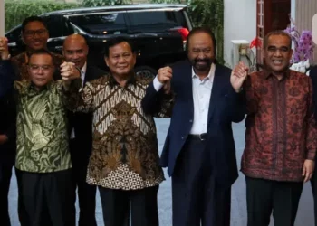 Surya Paloh menyambangi kediaman Prabowo bersama Sekjen NasDem Hermawi Taslim dan Bendum Ahmad Sahroni (Foto: Liputan6.com)