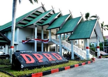 Gedung DPRD Kabupaten Pinrang. Foto: Faizal Lupphy/PijarNews.com