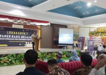 Penjabat Bupati Jeneponto, Junaedi,  memberikan sambutan pada Lokakarya dan Panen Hasil Belajar Program Pendidikan Guru Penggerak Angkatan 10, Sabtu (26/10/2024)