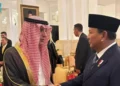 Menteri Negara untuk Urusan Luar Negeri, Anggota Kabinet, dan Utusan Iklim Arab Saudi Adel Al-Jubeir menghadiri pelantikan Presiden Prabowo dan menyampaikan surat dari Raja Salman (Foto SPA/Sumber: Liputan6.com)