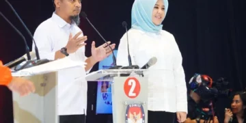 Pasangan calon gubernur dan wakil gubernur Sulsel, Andi Sudirman Sulaiman dan Fatmawati Rusdi