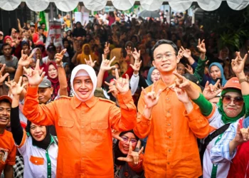 Pasangan calon Wali Kota dan Wakil Wali Kota Makassar nomor tiga, Indira Yusuf Ismail dan Ilham Ari Fauzi (INIMI), menutup masa kampanye dialogis mereka di Kelurahan Maricaya Baru, Kecamatan Mamajang, Sabtu (23/11/2024) (Foto: RakyatSulsel.co)